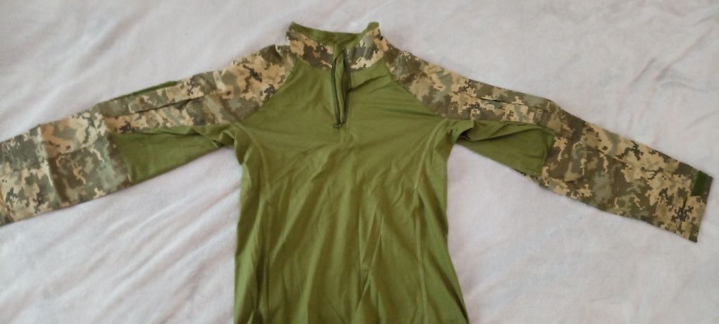 Військовий тактичний одяг/форма