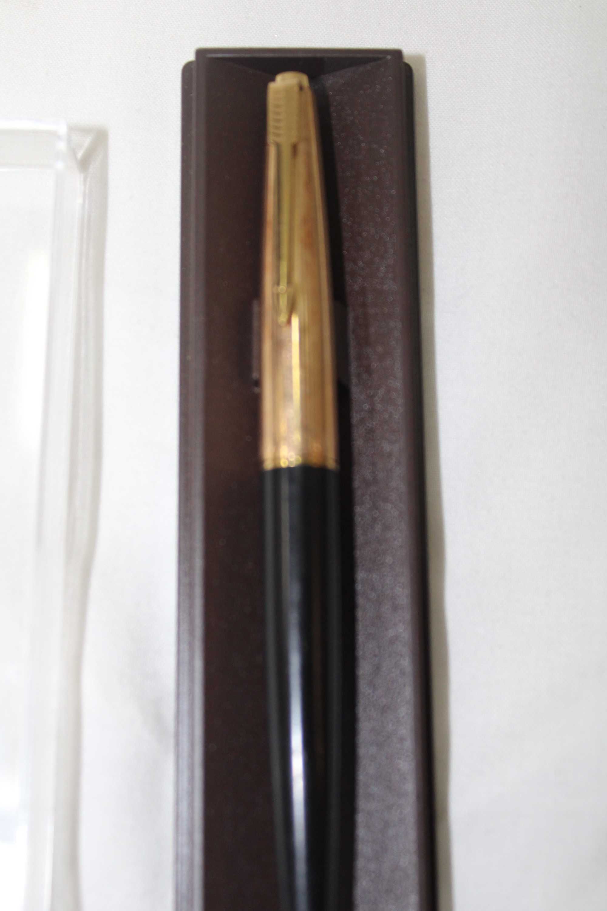 Parker 45 tinta permanente amparo em ouro 12k, tampa ouro laminado