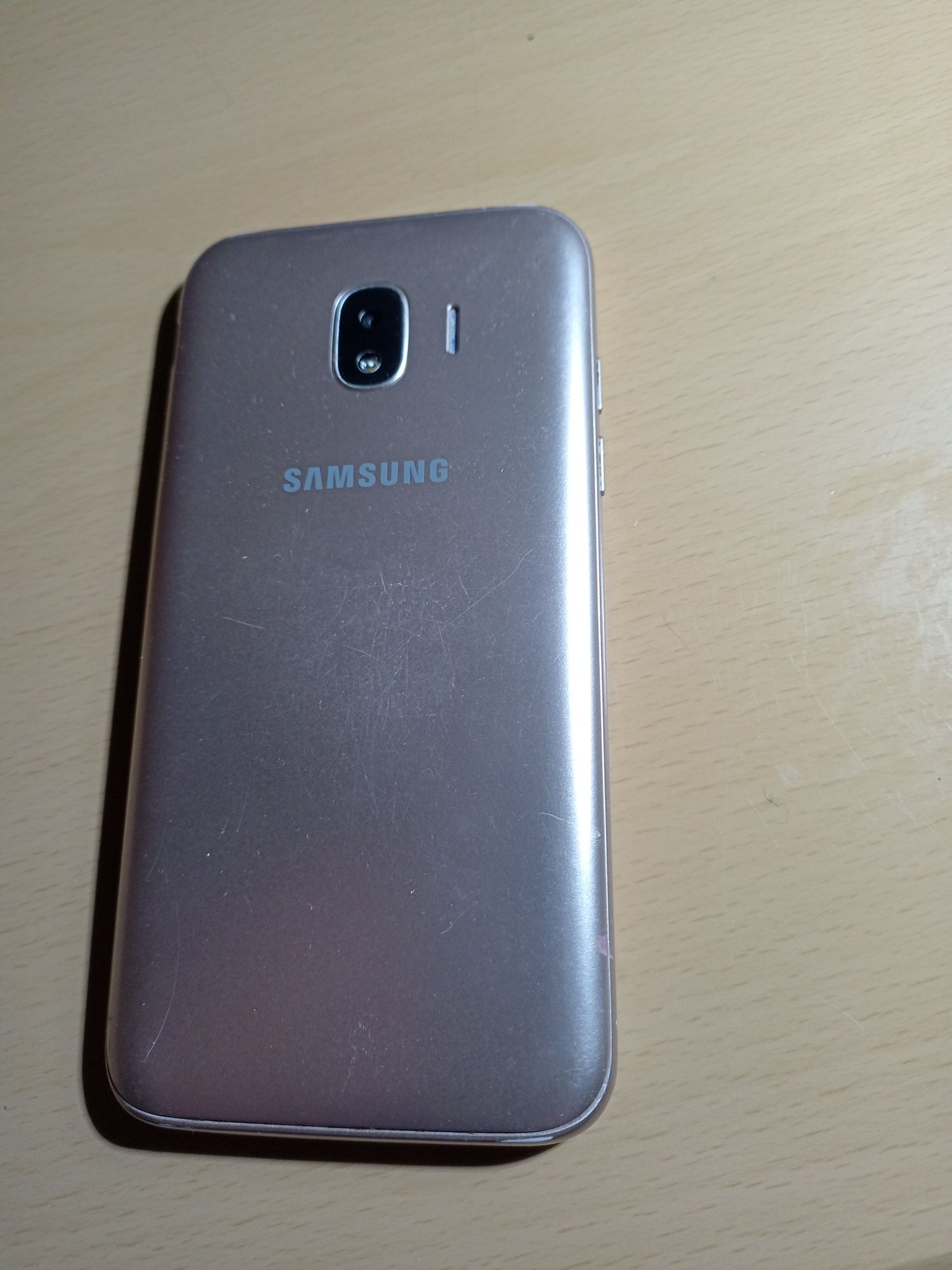 Мобільний телефон, смартфон: Samsung, Nomi, Fly.
