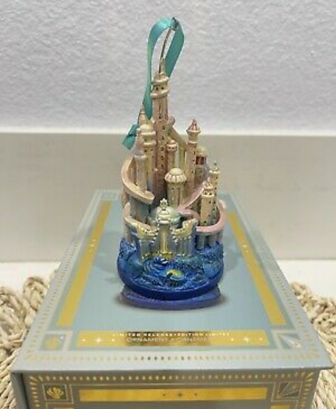Zamek Ariel Atlantyda, ornament figurka Disney store mała syrenka