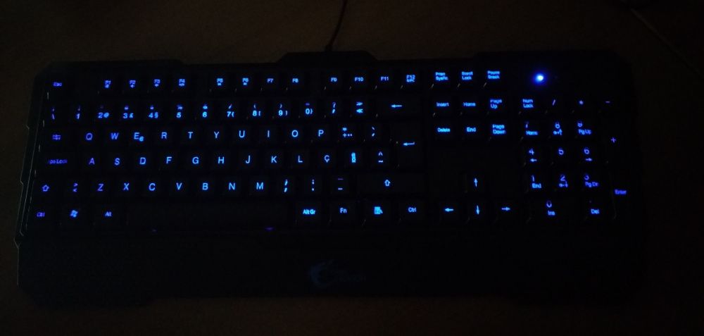 Teclado retroiluminado