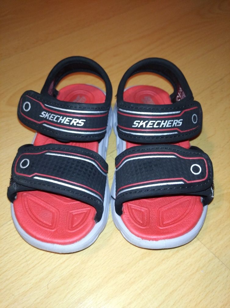 Sandálias skechers que dão luz