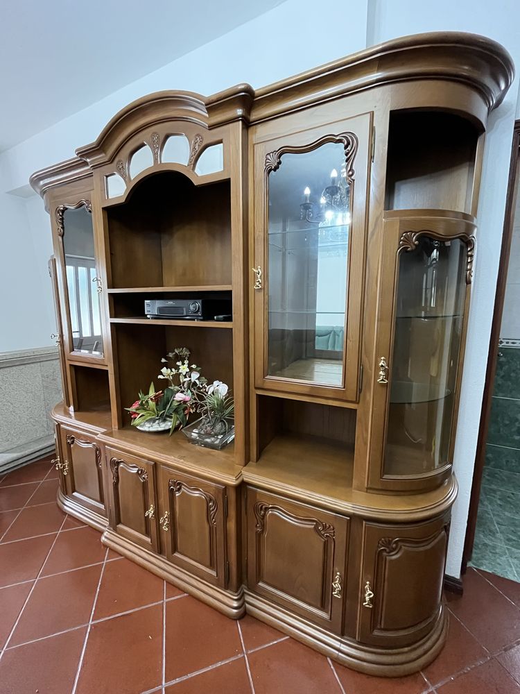 Móvel de Sala Clássico em Madeira – Excelente Estado!