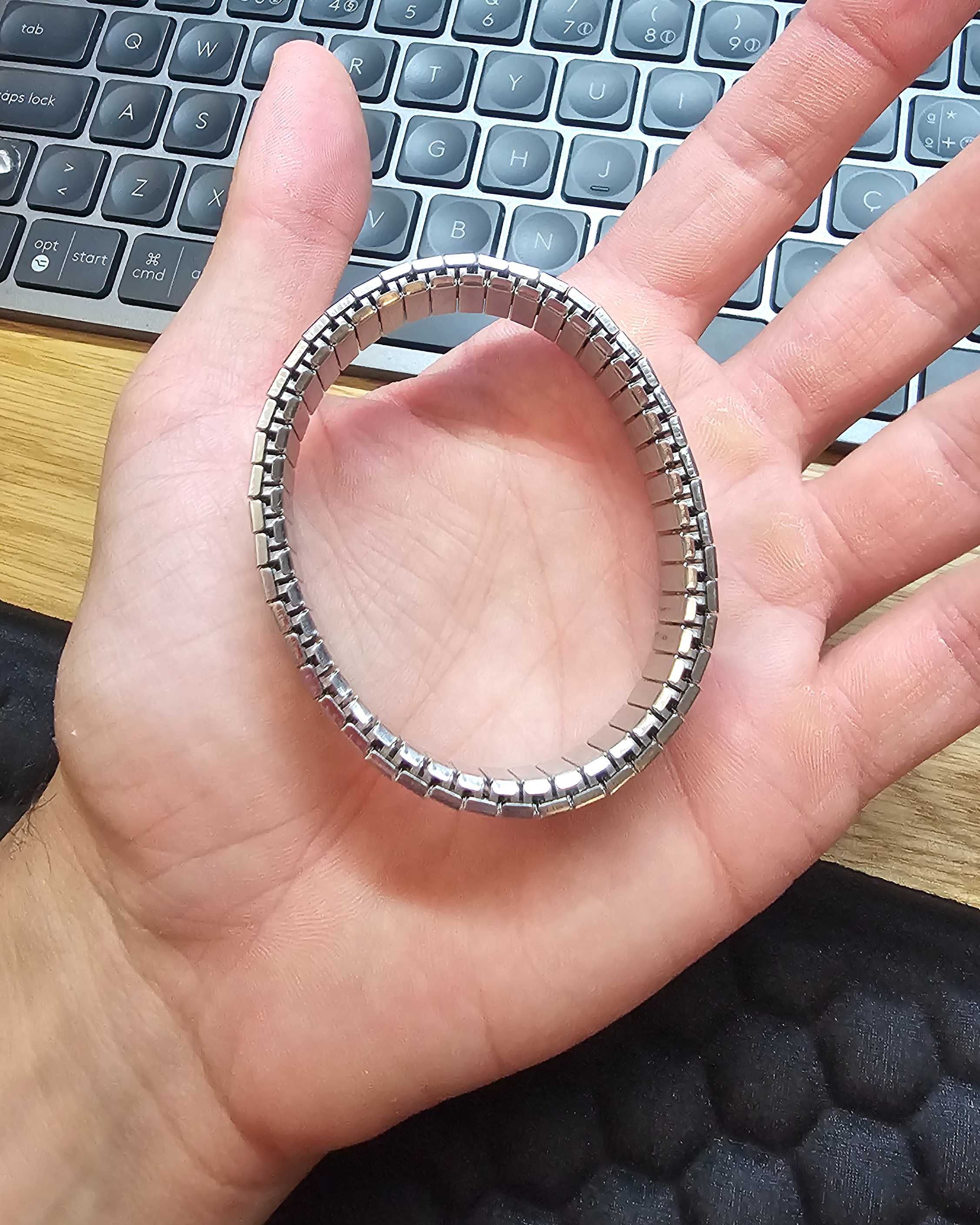 Bracelete Pulseira Prateada Elástica
