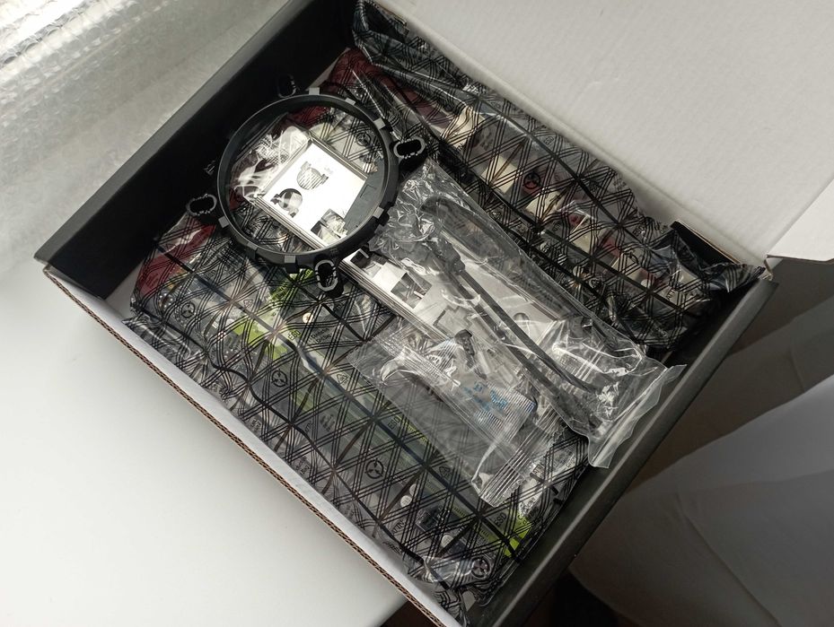 Потужний ігровий комплект Qiyida X79 + Xeon 2450v2 + ram 16Gb