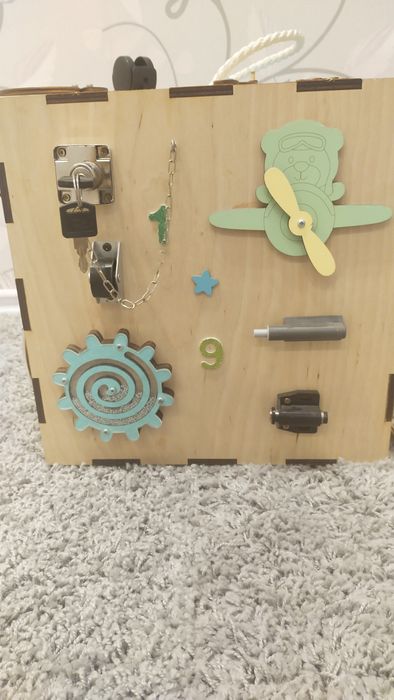 Дитячий бізікуб .