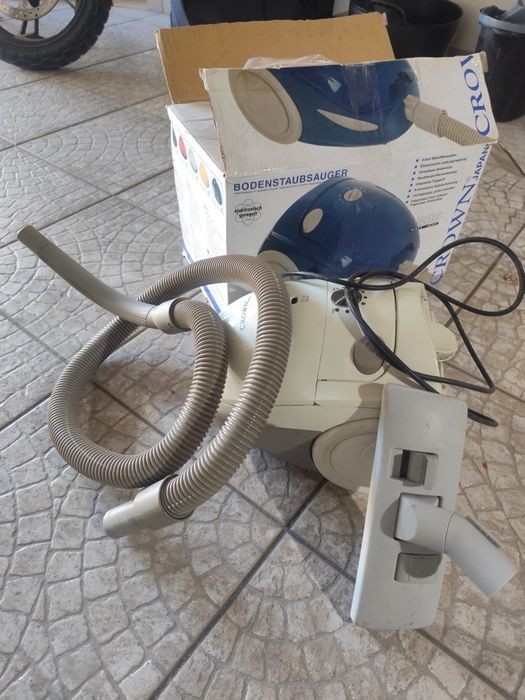 Aspirador crow com acessórios