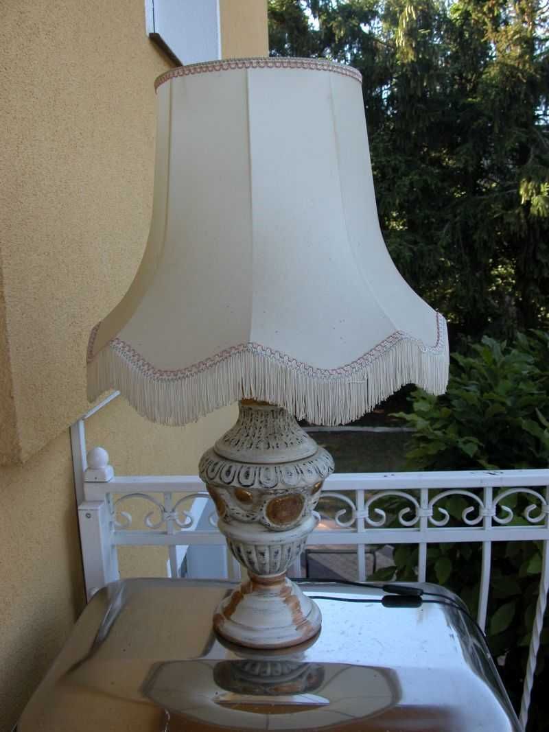 stara lampa ceramiczna