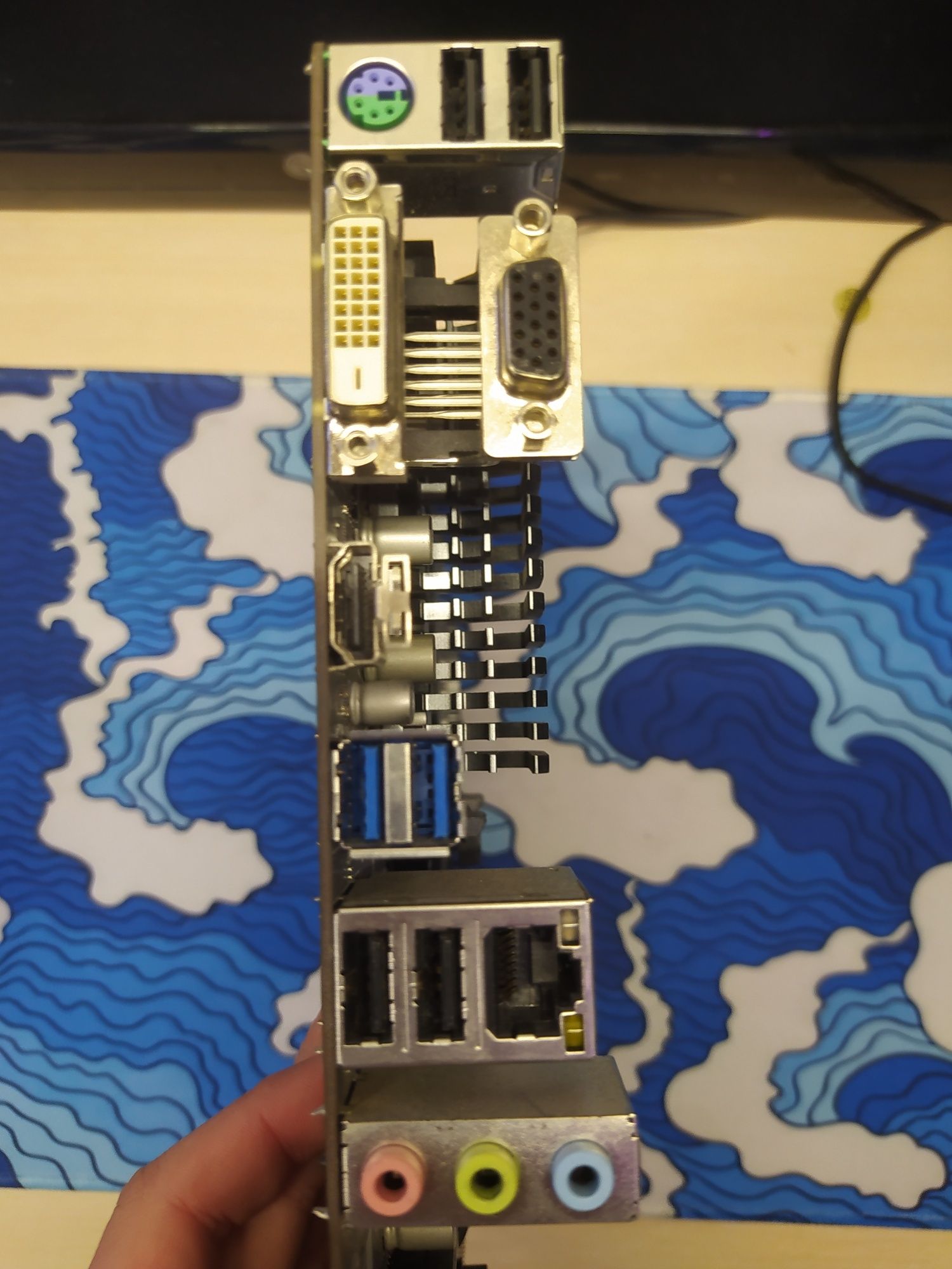 Материнская плата 

GIGABYTE

GA-78LMT-USB3