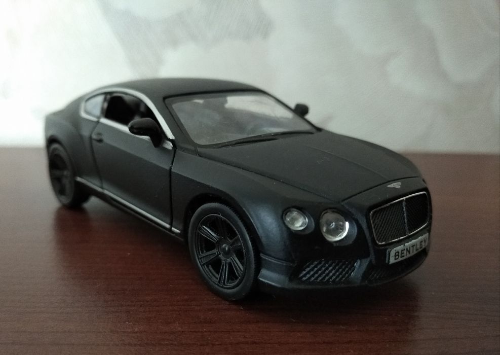 Масштабная литая модель Bentley Continental CT V8 (12 ,5 см)