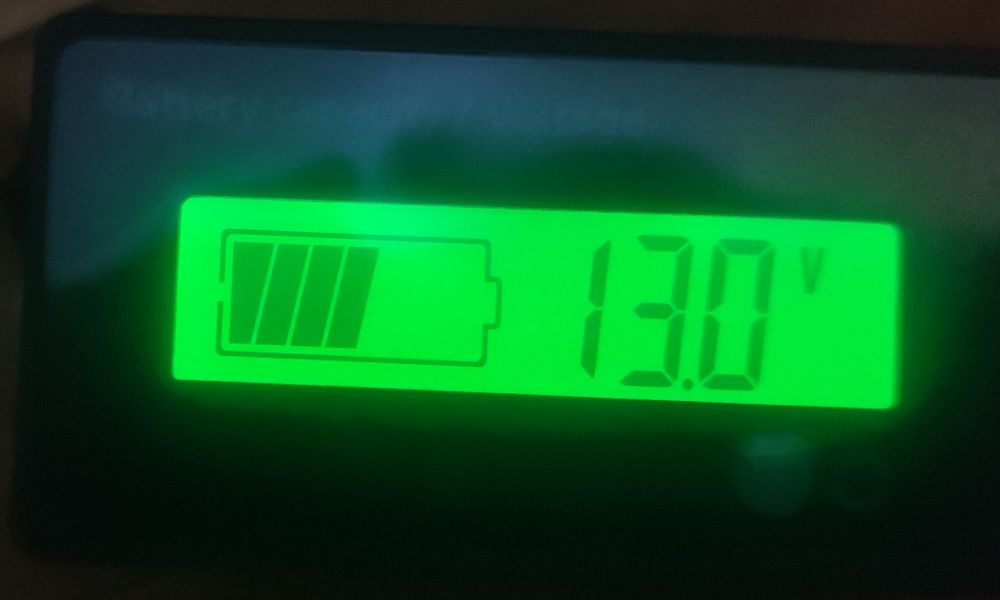 Индикатор уровня заряда, вольтметр