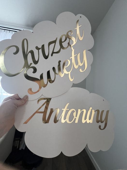 Chrzest święty Antoniny, napis, chmurki, baner, girlanda, ścianka