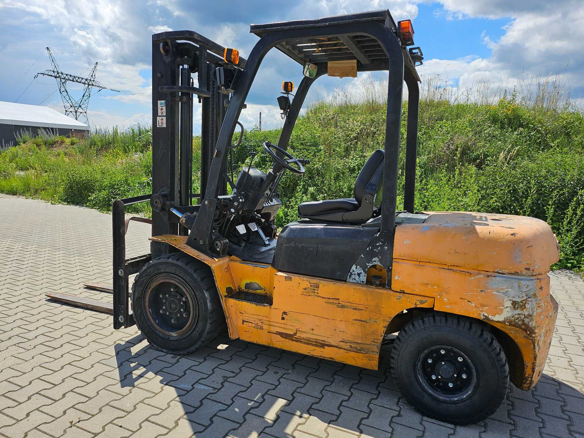 Wózek widłowy HC  3,5t