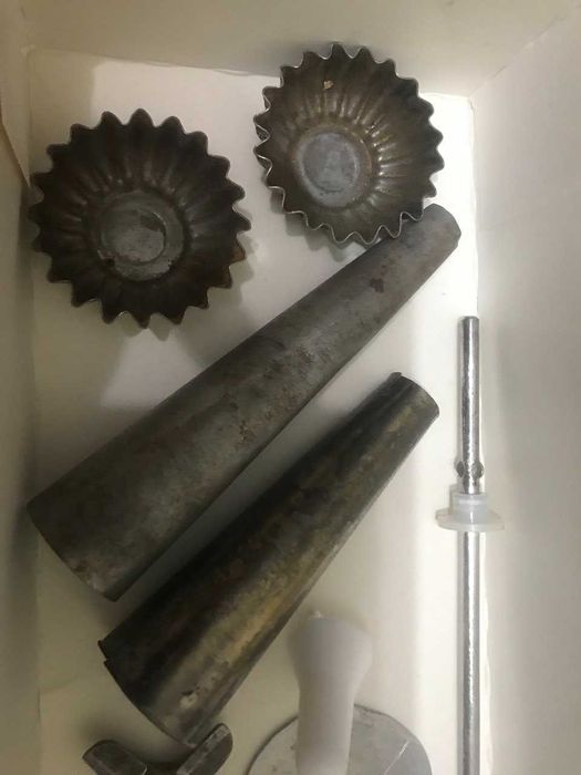 Формы корзиночек, трубочек, венчик  для теста, ножи для мясорубки