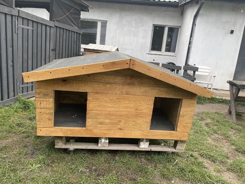 Buda dla psów, podwójna