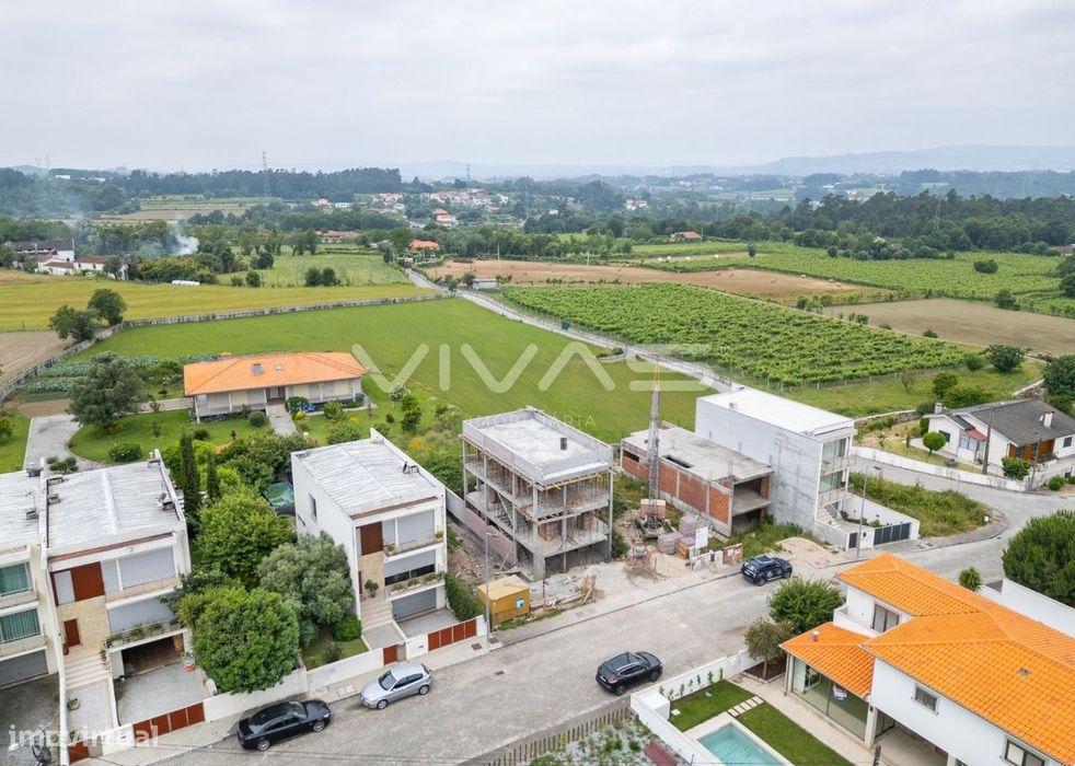 Lote de Terreno  Venda em Crespos e Pousada,Braga