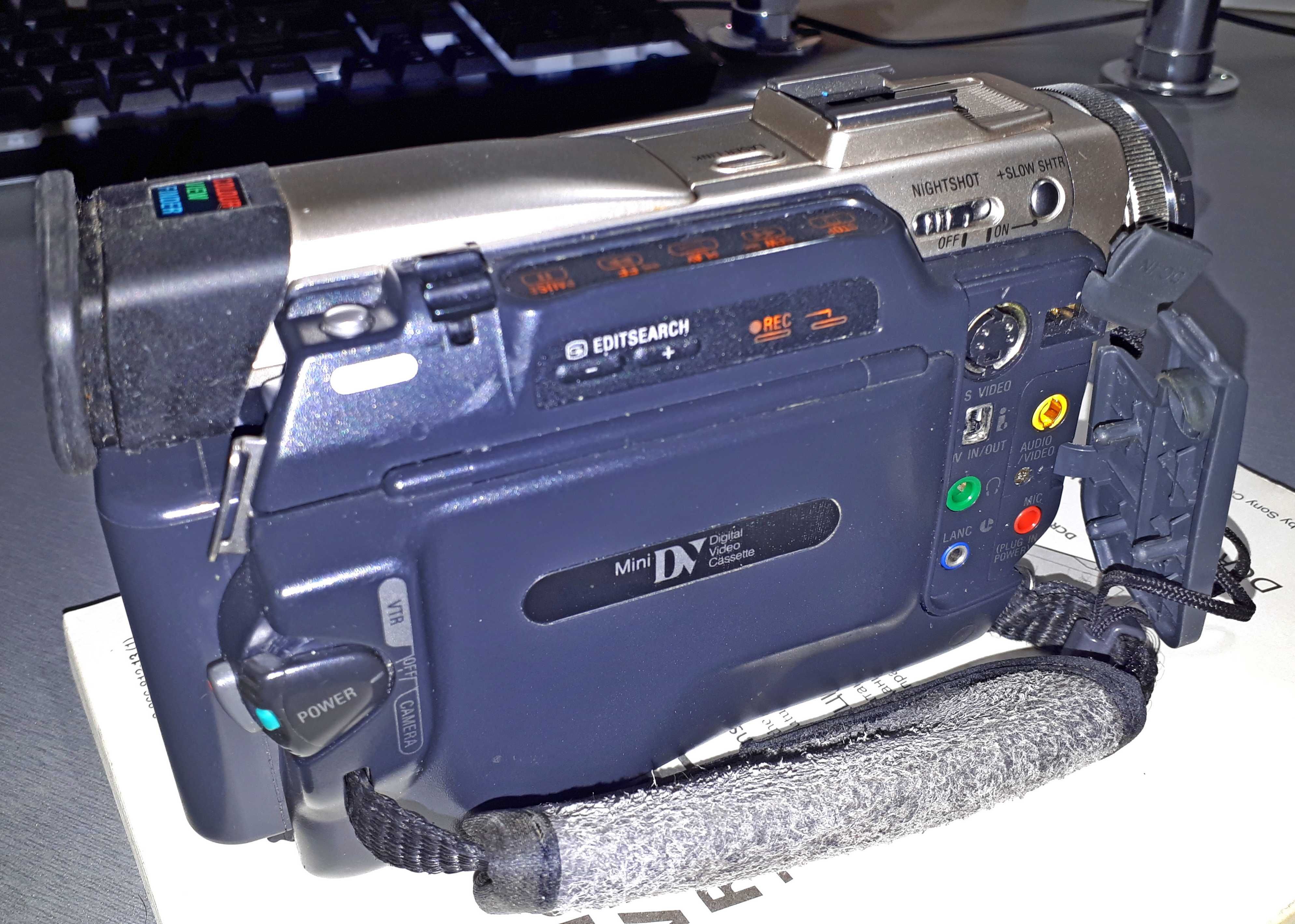 SONY DCR-TRV8E цифрова Mini-DV відеокамера в ідеальному стані