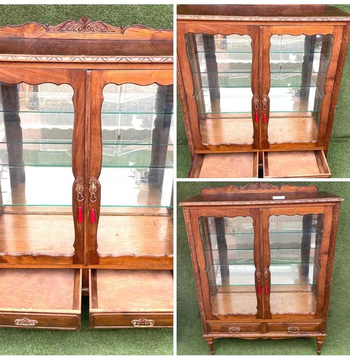 Movel cristaleira anos 60 bom estado geral  157X111X42 cm