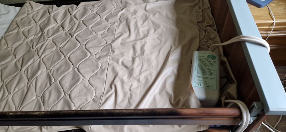 Łóżko Rehabilitacyjne szpitalne + Materac przeciwodleżynowy
