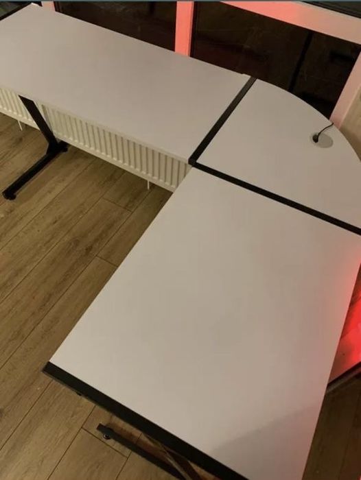 Компьютерный стол Huzaro