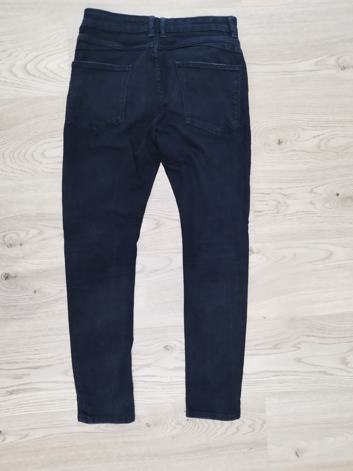 Czarne spodnie jeansy skinny 28/30