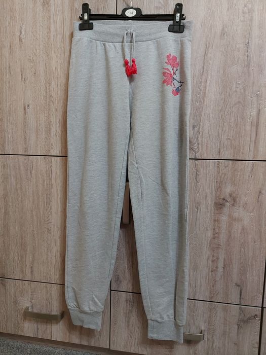Dziewczęce spodnie dresowe rozmiar 146-152 Pepperts