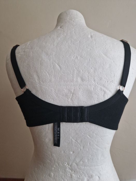 Stanik push-up czarny 90D