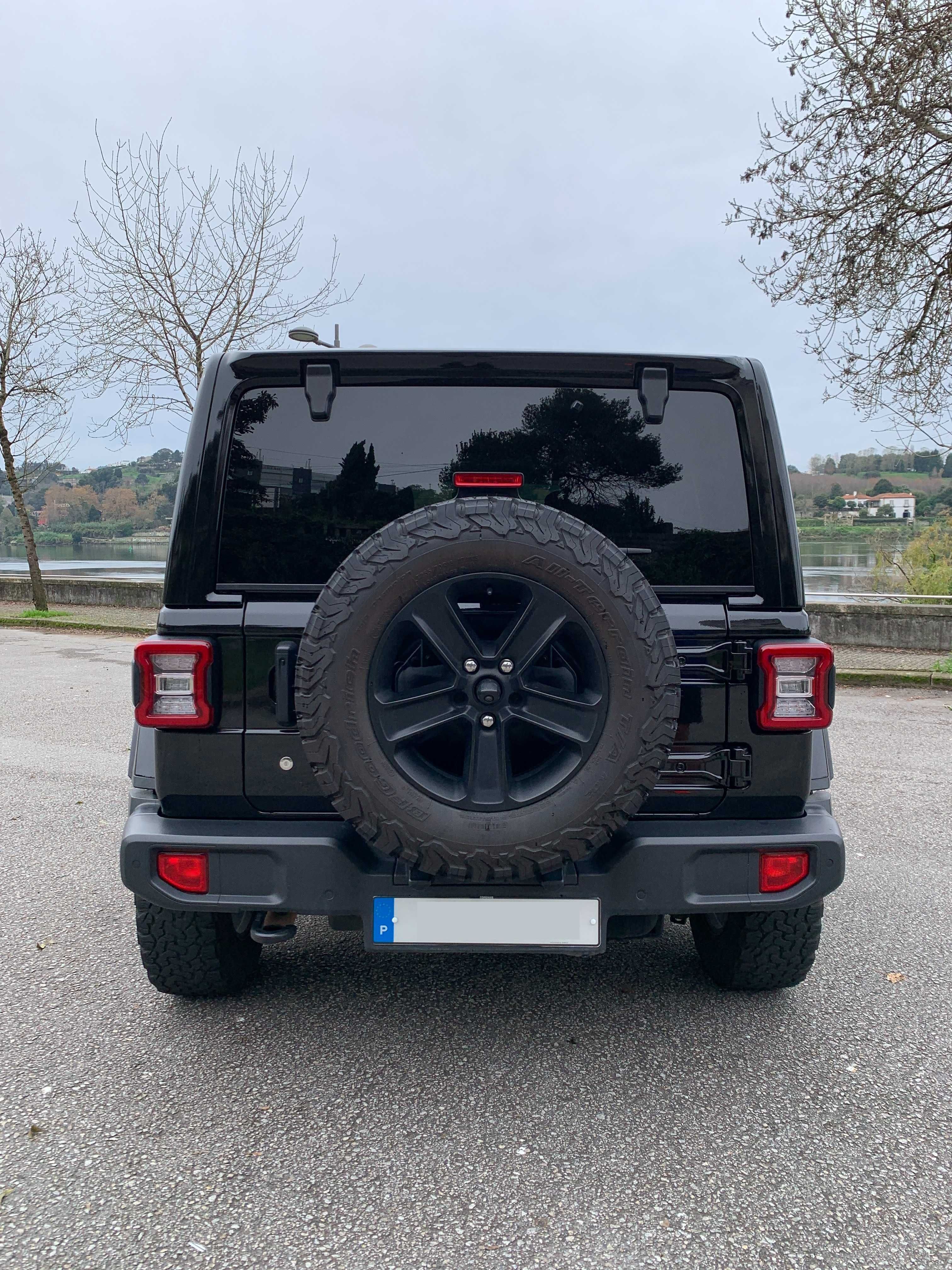 Jeep Wrangler Unlimited SAHARA 2.2 Diesel