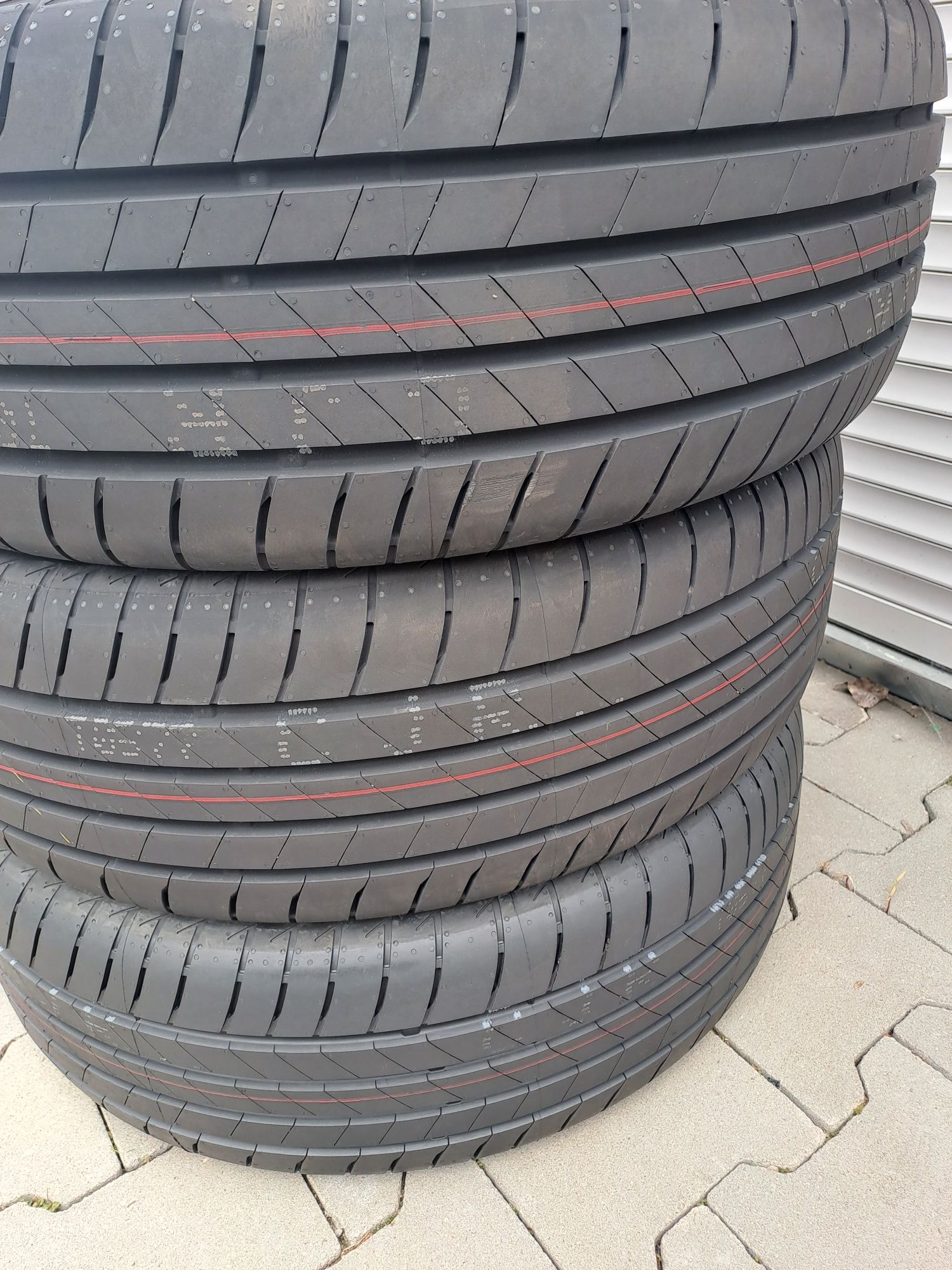 Opony Bridgestone 235 55 R18 2022r