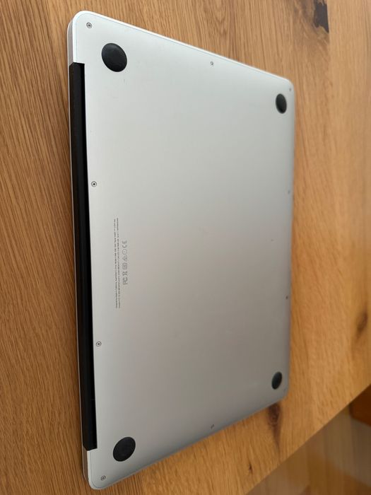 MacBook Air 13" 2015 i7 8 gb SATA 256 gb