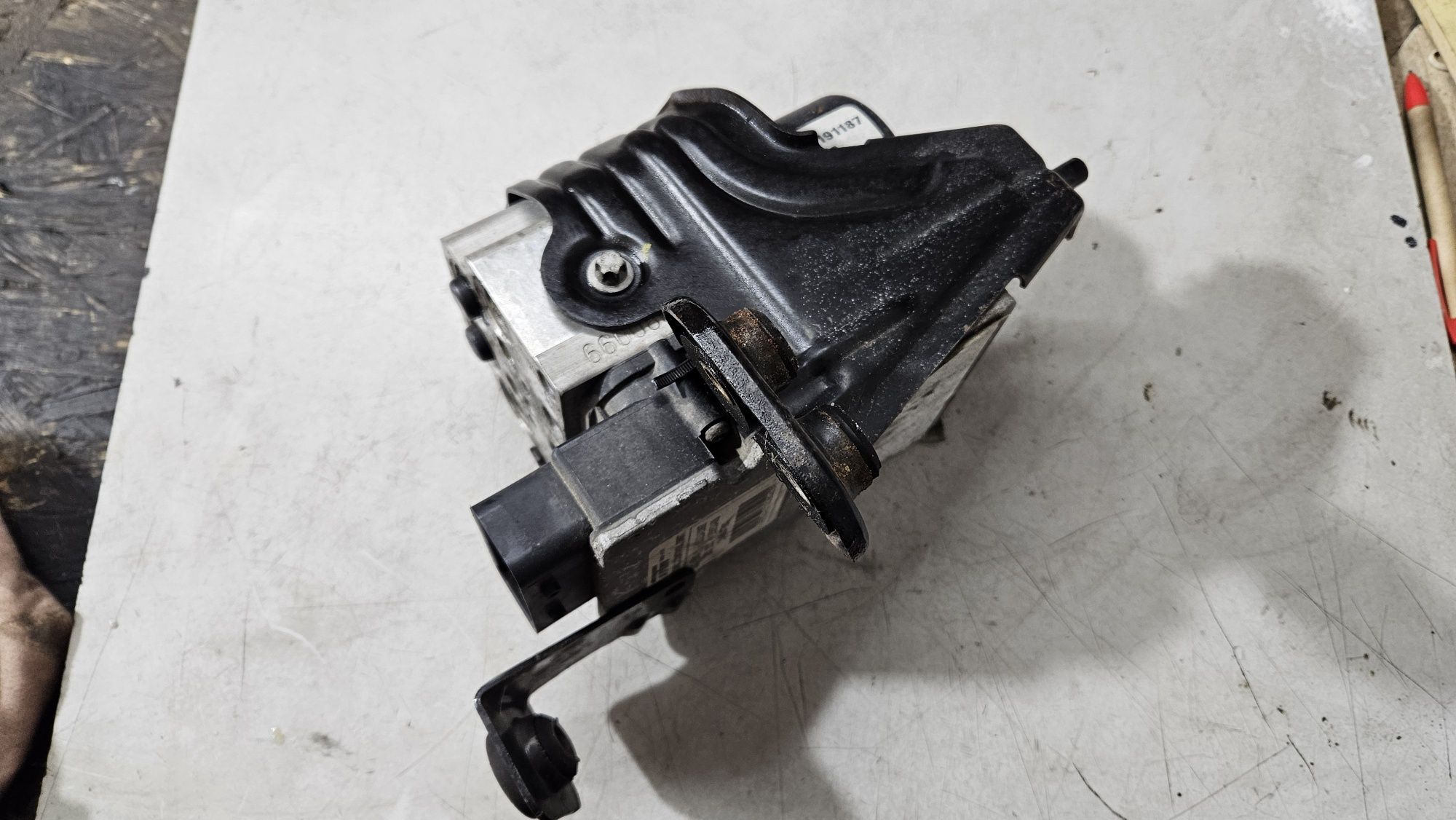 Pompa hamulcowa abs z28net 2.8 v6 opel vectra c signum TRW