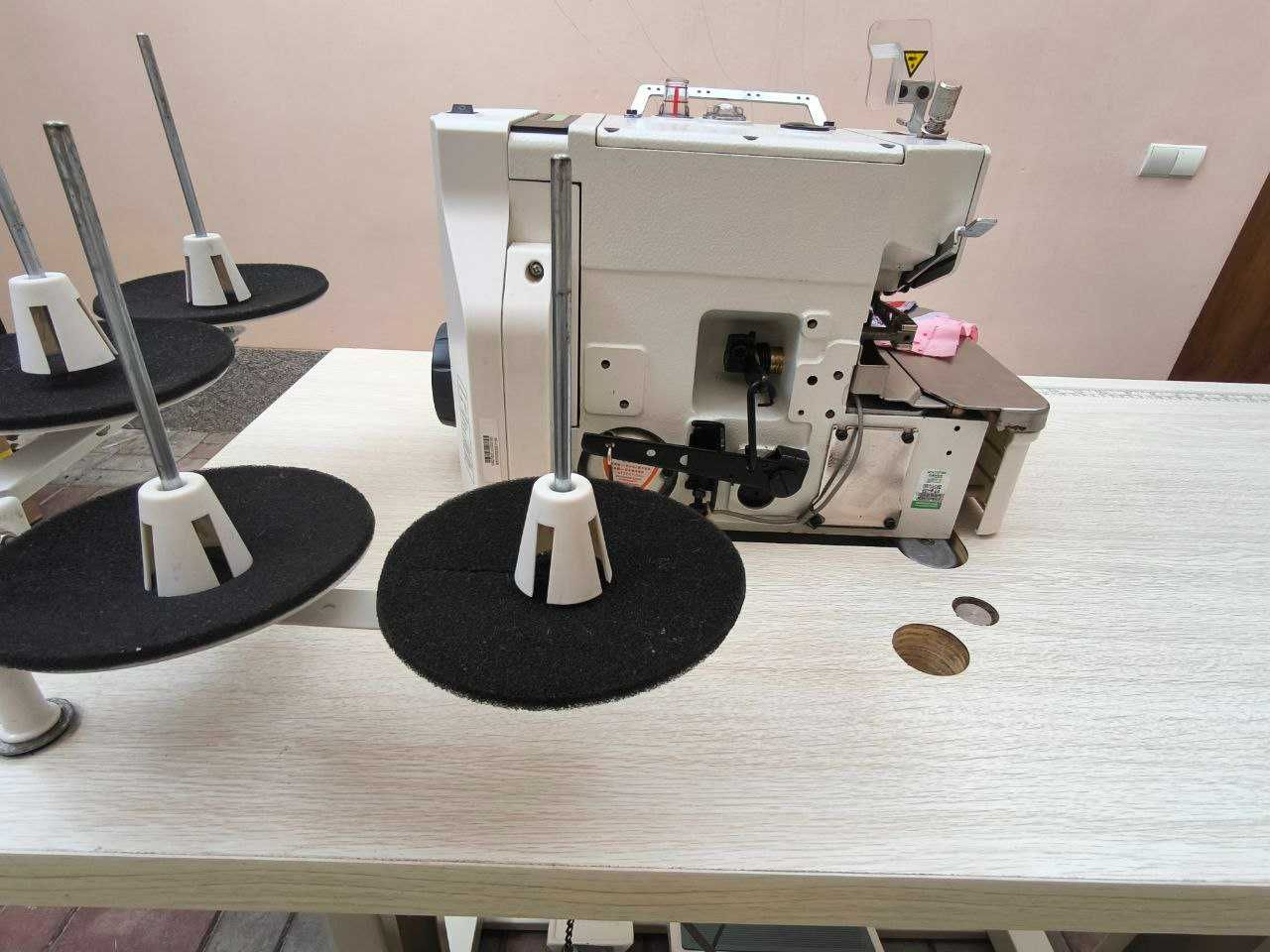 Промисловий 4 нитковий оверлок ZOJE B9500-13-02