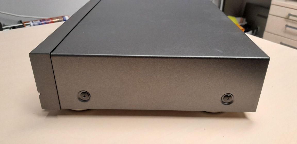 Odtwarzacz CD Technics SL-P277A