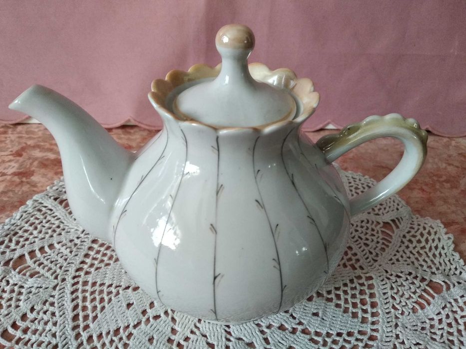 Заварочные чайники, сахарницы
