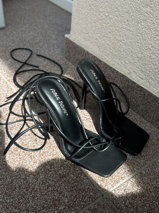 Szpilki Public Desire - czarne z wiazaniem