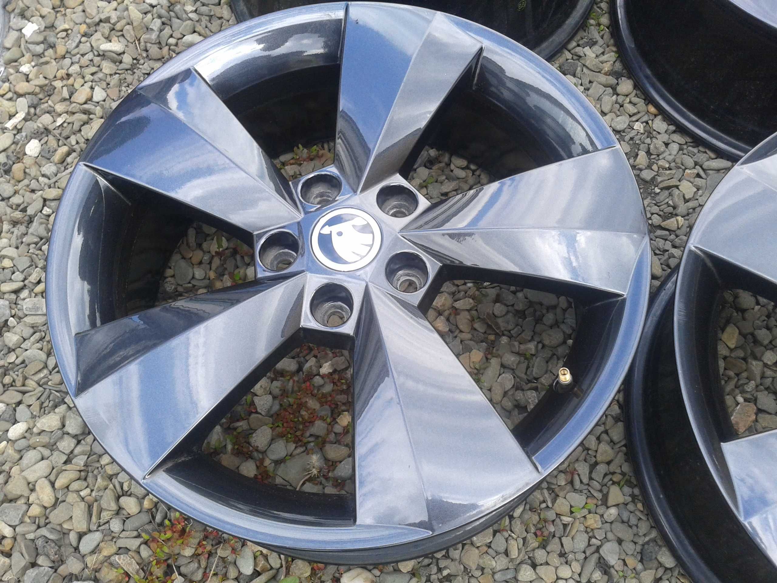oryginalne r17 felgi volkswagen golf caddy troc touran passat tiguan