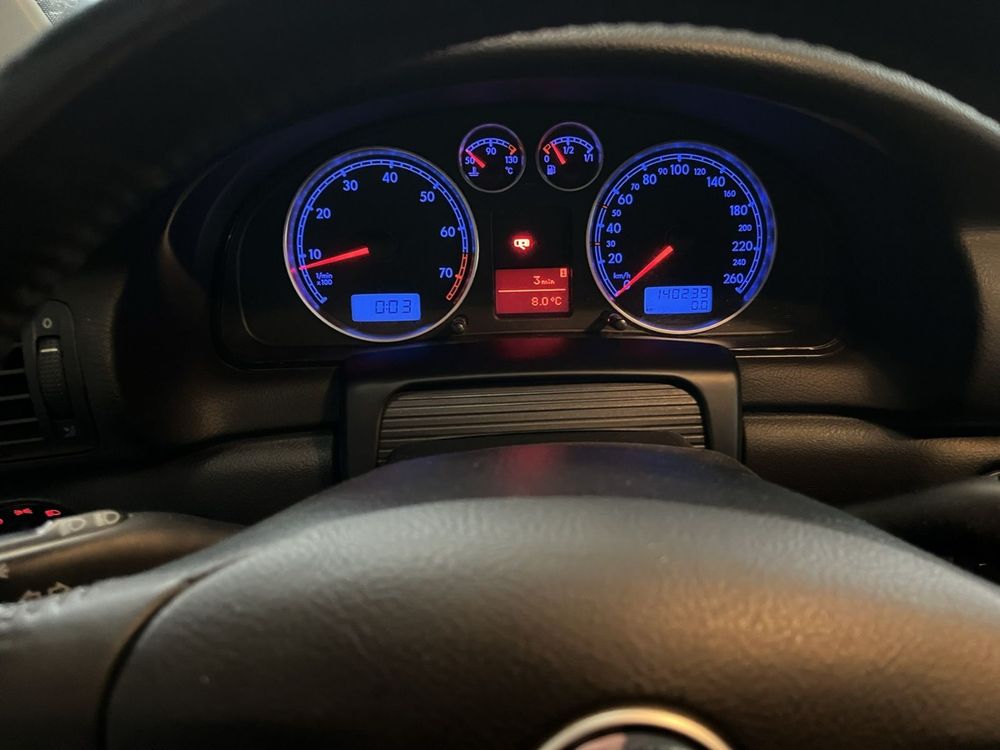 Приїхало 2 Volkswagen Passat б5+