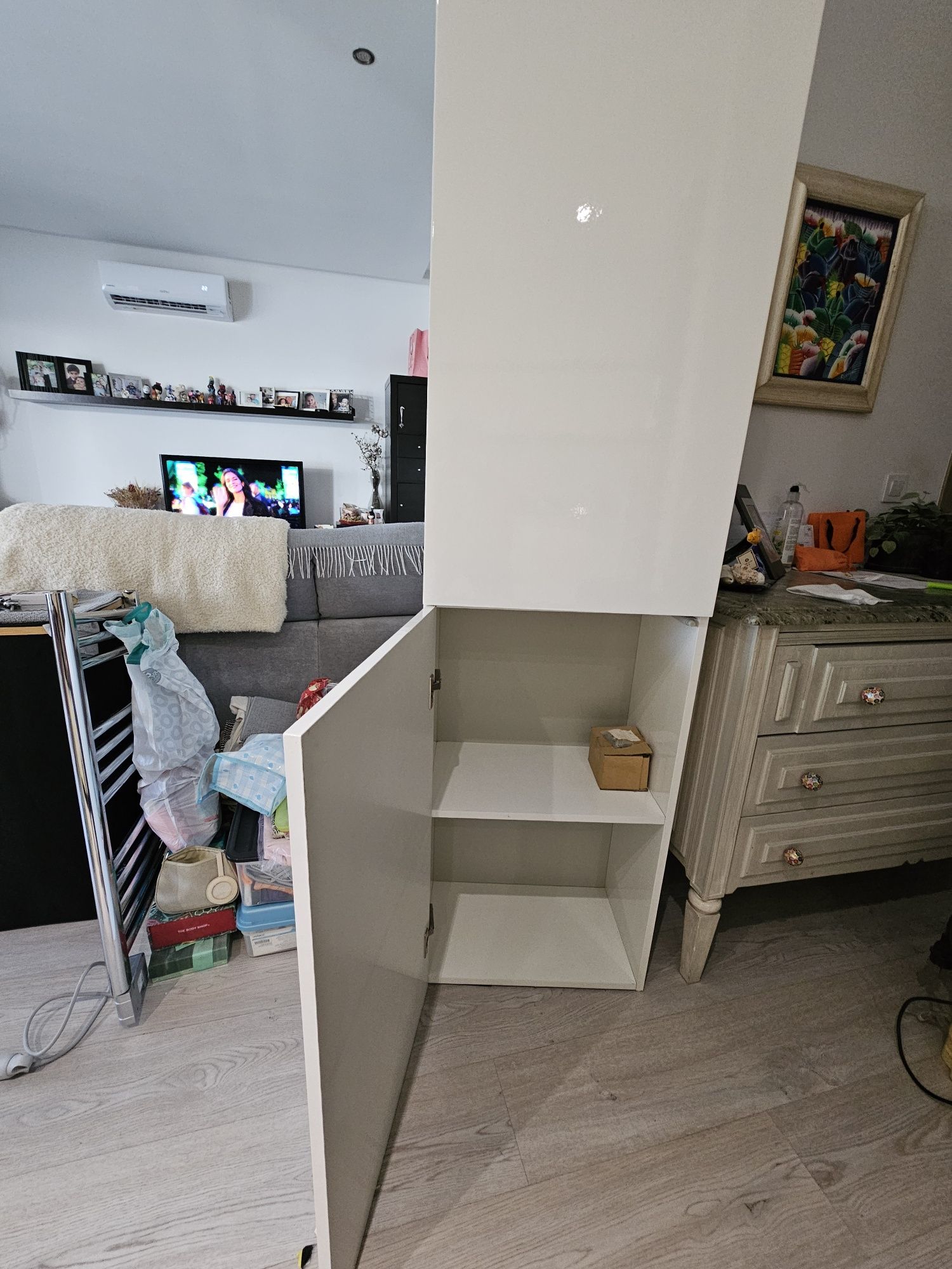 Móvel alto de wc com duas portas