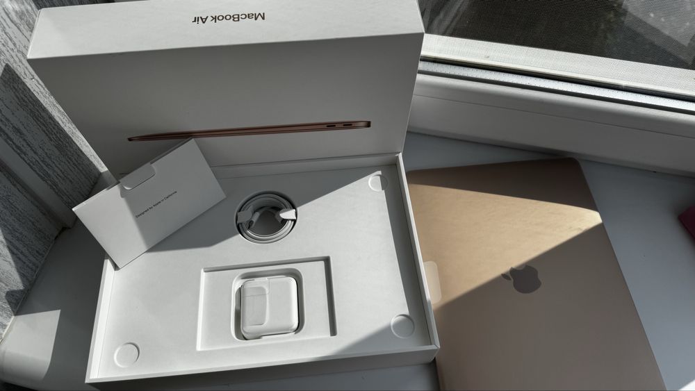 MacBook Air 13 Retina, Gold, 256GB with Apple M1 (MGND3) 2020