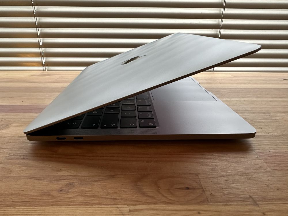 Laptopa Apple MacBook pro 13 A2338 m1 16gb 2tb A+ Fv