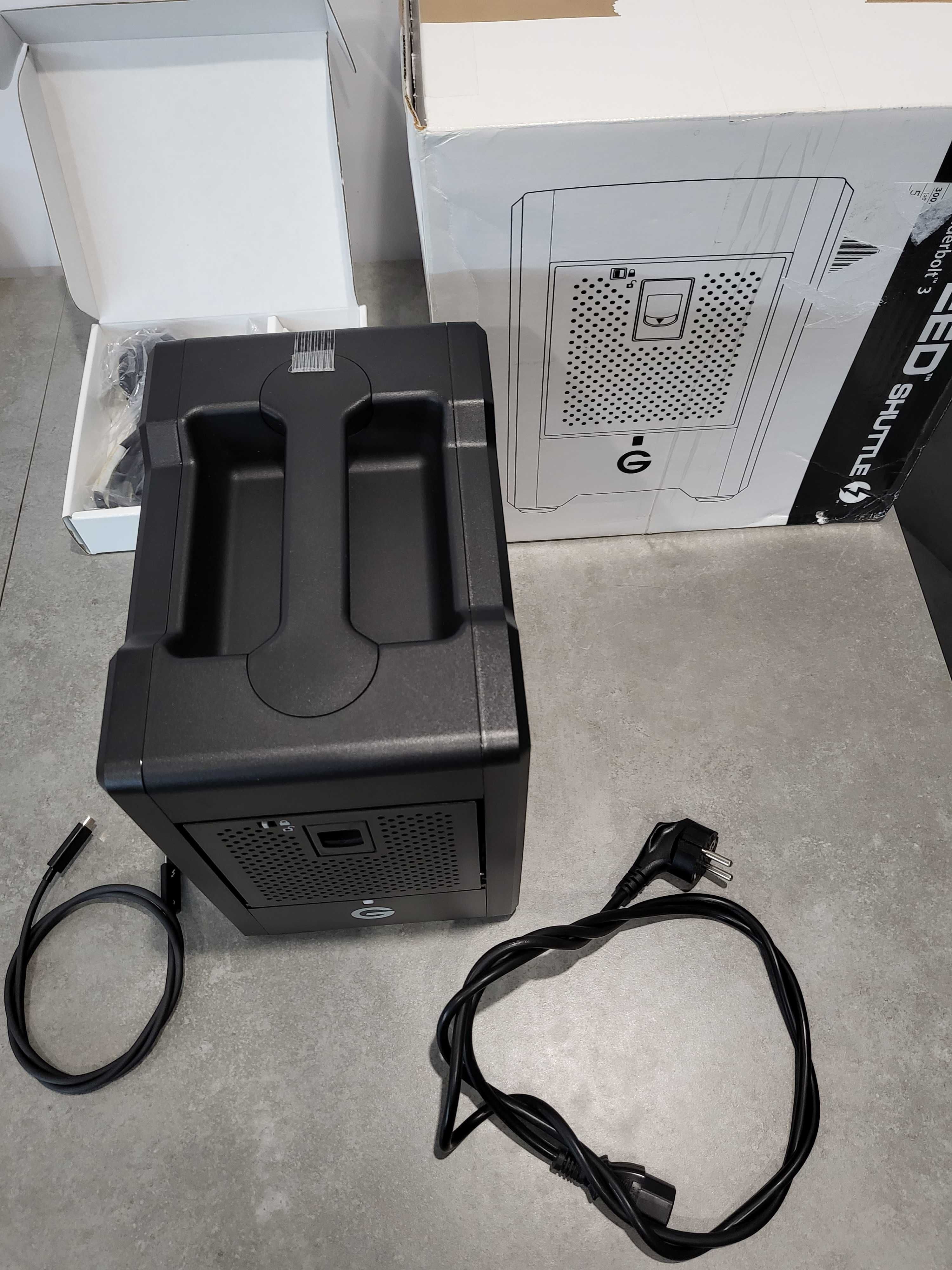 G-Technology G-Speed Shuttle Th 3 with ev Series Bay Adapters 32T