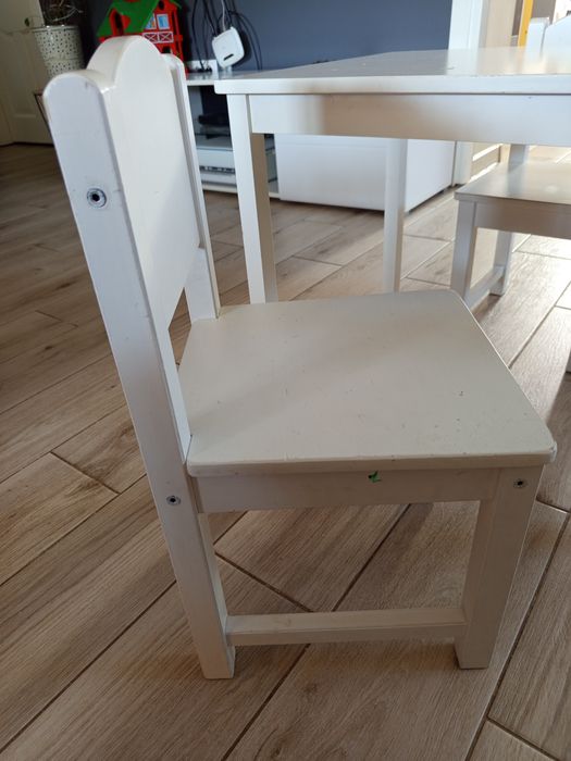 Stolik z krzesełkami Ikea dla dzieci