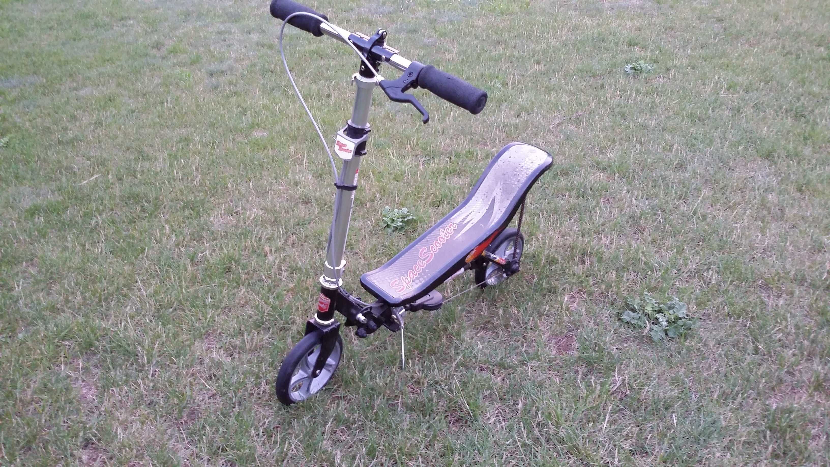 Space Scooter® Hulajnoga z napędem mechanicznym X580 Black