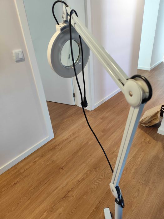 Lupa de estética nova