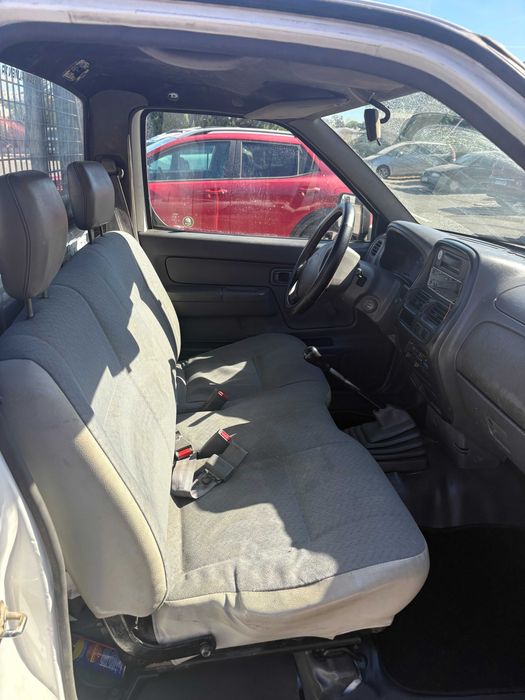 Nissan D22 C/ ar condicionado