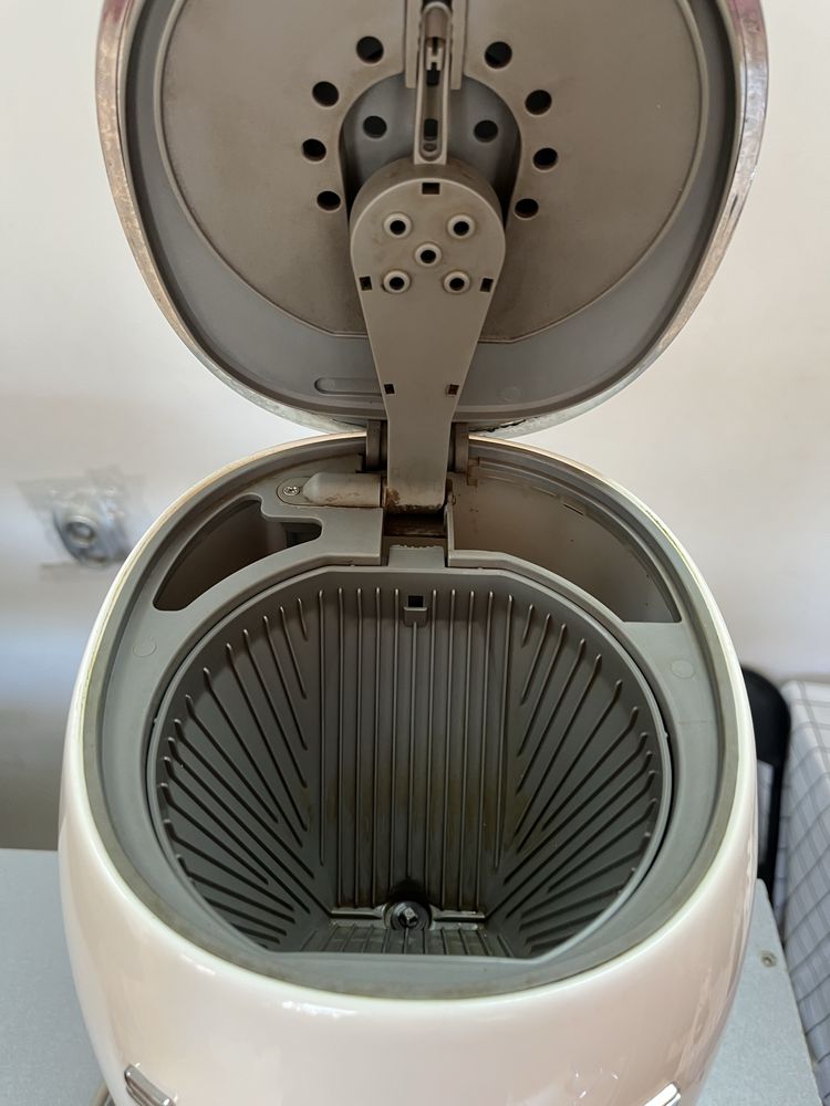 Крапельна кавоварка SMEG DCF01WHE