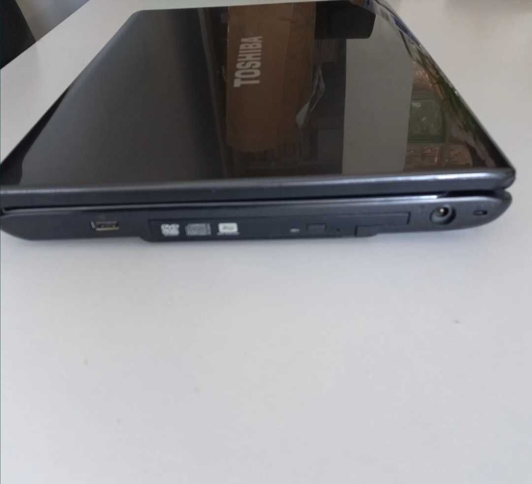 Laptop Toshiba Satellite 15 cali L300