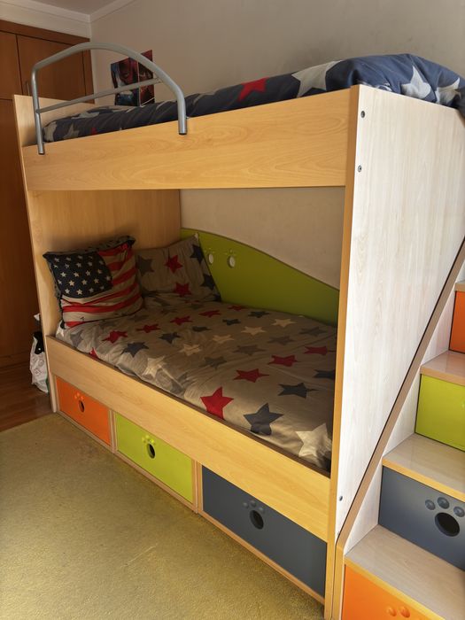 Mobilia de quarto infantil/juvenil