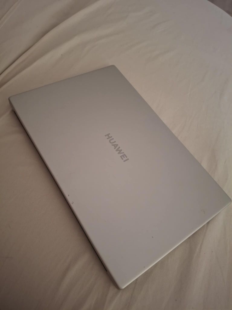 Mate bock Huawei D15 i5