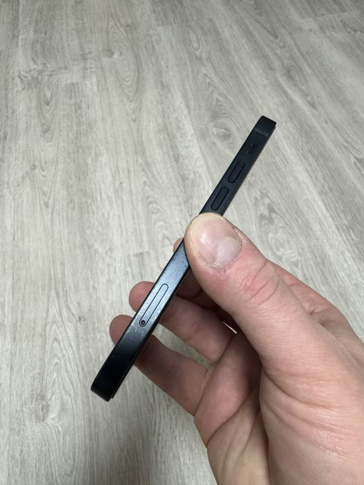 Продам Iphone 13 mini